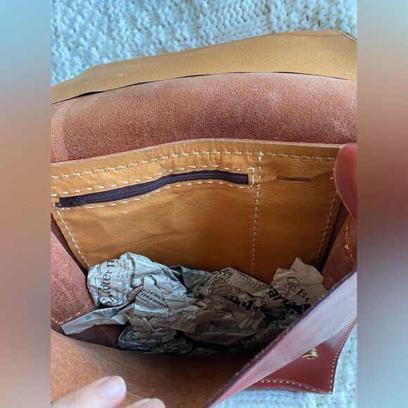 Handcrafted Leather Messenger Bag - Picture 4 of 9